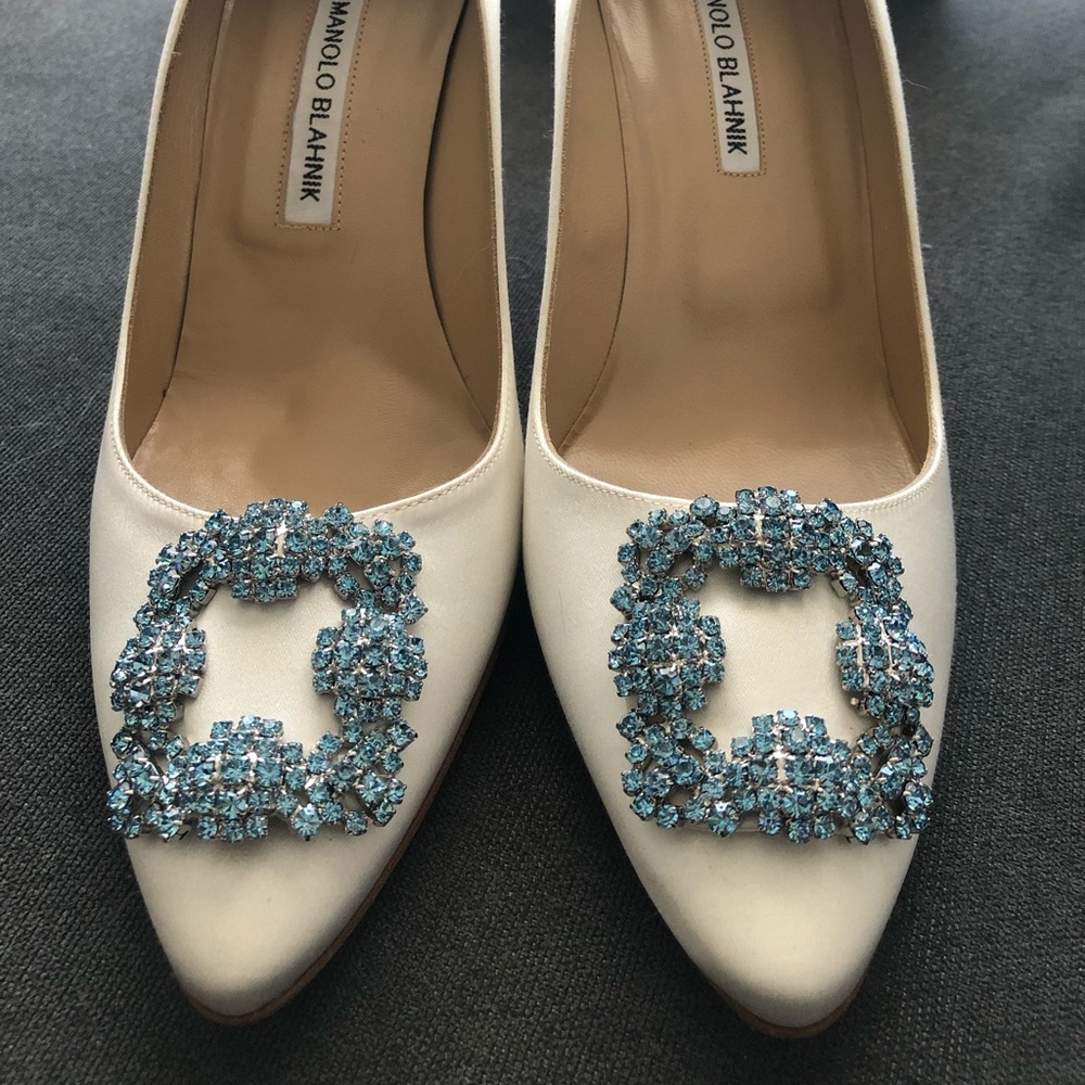 Manolo Blahnik Hangisi White Satin size 41/US 11